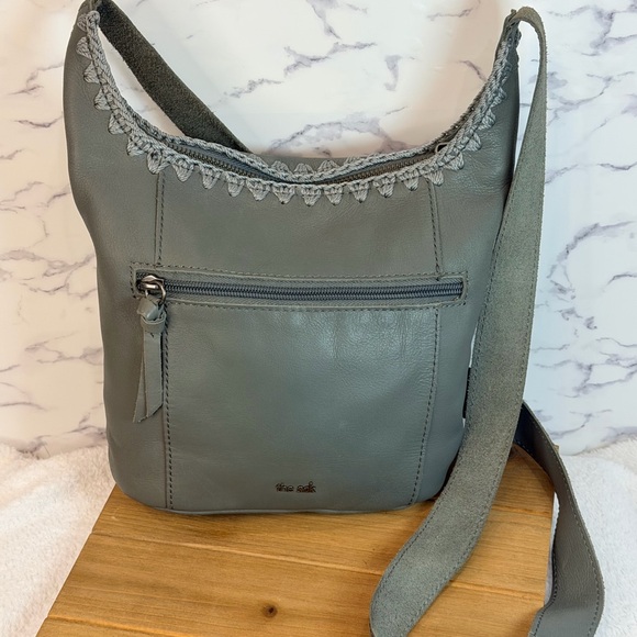 The Sak Lucia Leather Crossbody Bag Sage Green Crochet Trim Bucket Style Boho - Picture 8 of 9